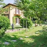 Apartman Guesthost - Two Floors With Pool And Parking!