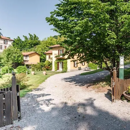 Guesthost - Two Floors With Pool And Parking!