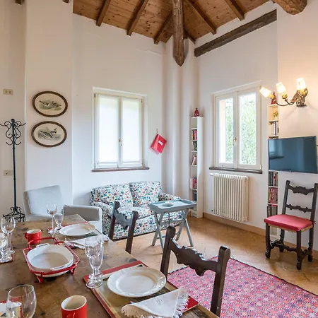 Guesthost - Two Floors With Pool And Parking!