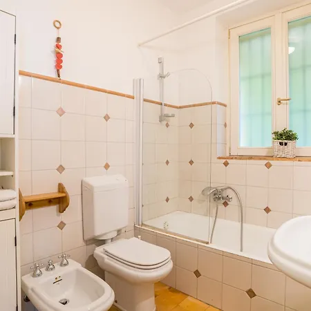 Guesthost - Two Floors With Pool And Parking! 아파트 *