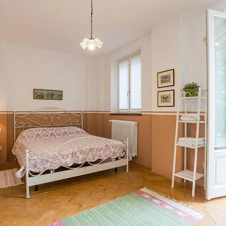 Guesthost - Two Floors With Pool And Parking! 아파트